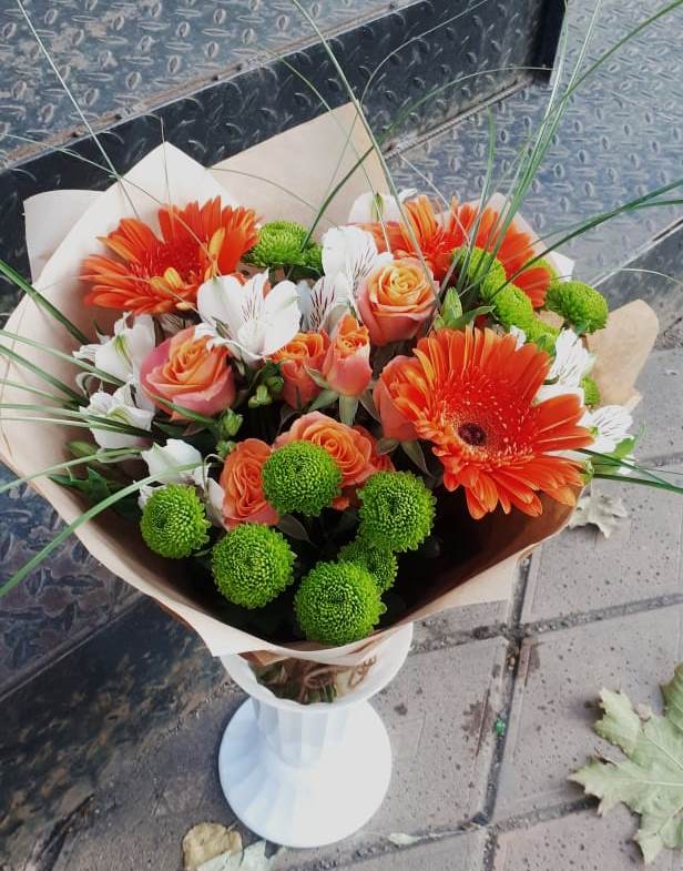Букет цветов из: Герберы, Хризантемы, Альстромерии и Розы в Упорной