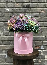Цветочная композиция из Гипсофила и Розы в шляпной коробке в Упорной