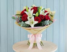 Букет цветов из:  Лилии и Розы в Упорной