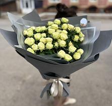 Букет Белые кустовые розы Солинеро в Упорной