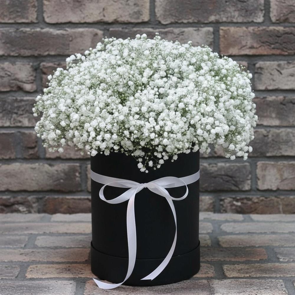 Цветочная композиция из Гипсофила в шляпной коробке в Упорной