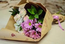 Букет цветов из:  Розы и Хризантемы #REPLACE_PRED# Упорной