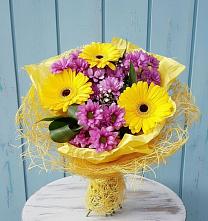 Букет цветов из:  Хризантемы и Герберы в Упорной