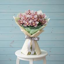 Букет цветов из:  Орхидеи и Розы в Упорной