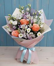 Букет цветов из:  Лизиантусы, Розы, Альстромерии и Гипсофила в Упорной