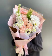 Букет цветов из:  Хризантемы и Розы в Упорной