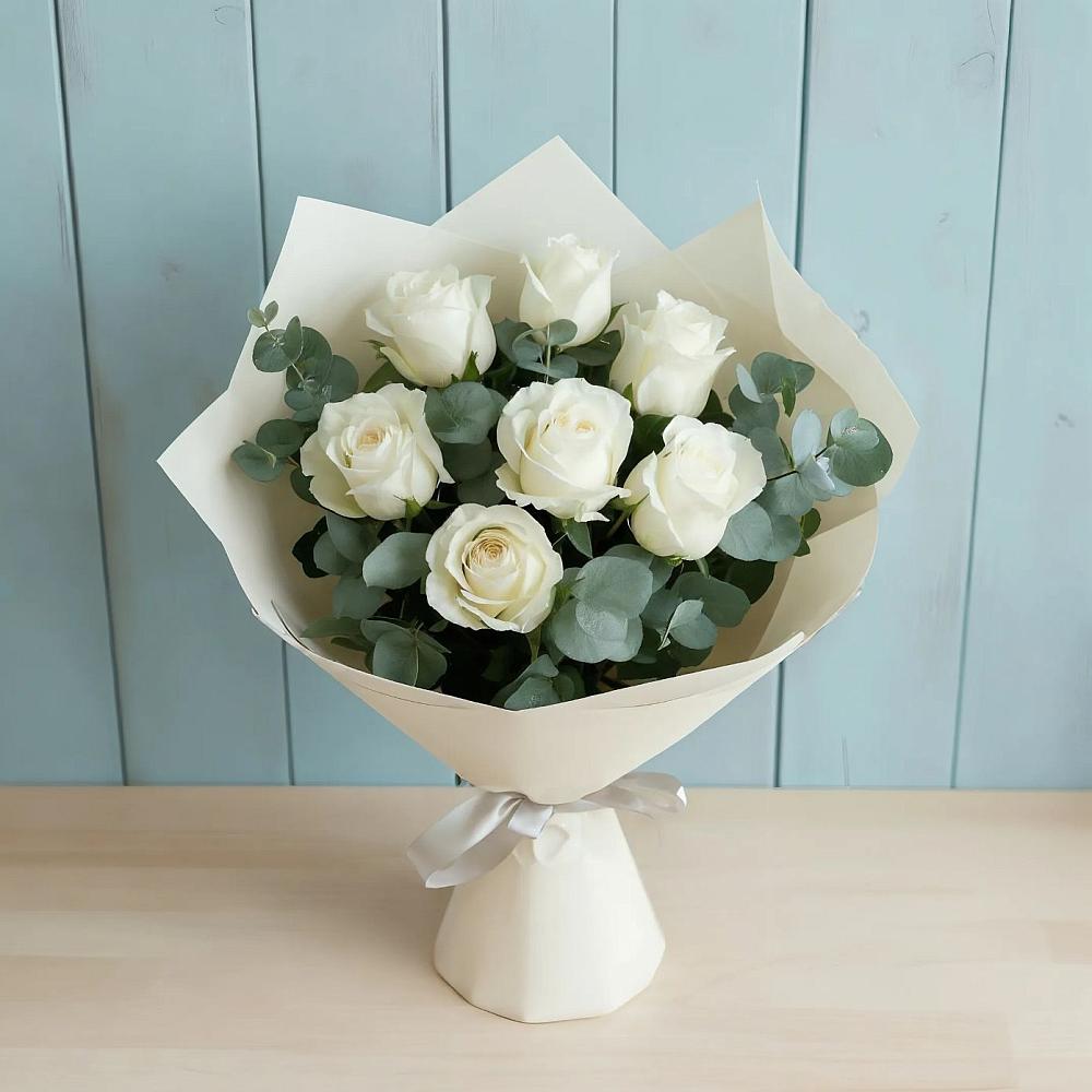 Букет Белые розы в Эвкалипте в Упорной