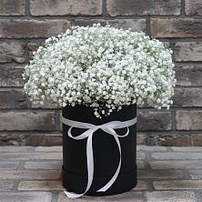 Цветочная композиция из Гипсофила в шляпной коробке в Упорной