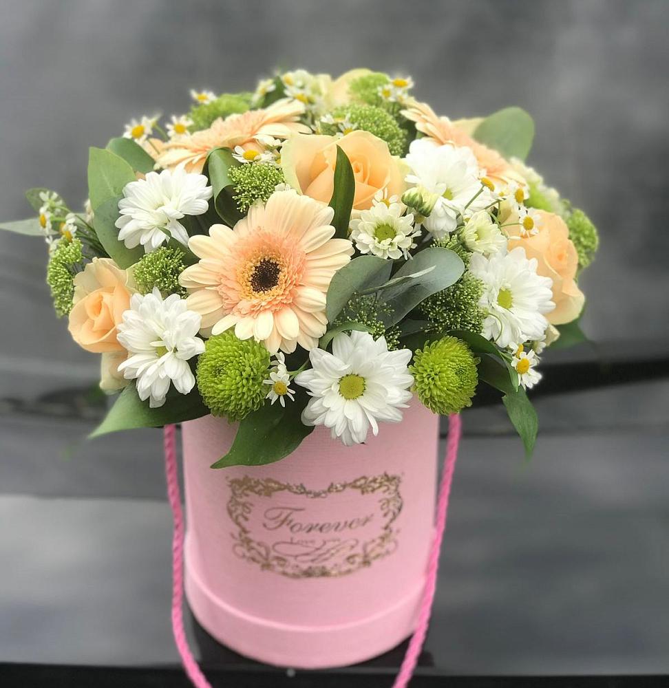 Цветочная композиция из Розы, Герберы и Хризантемы в шляпной коробке в Упорной