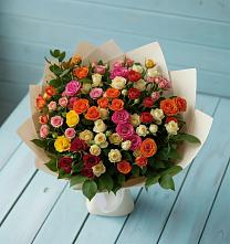 Букет Микс из разноцветных кустовых роз в Упорной